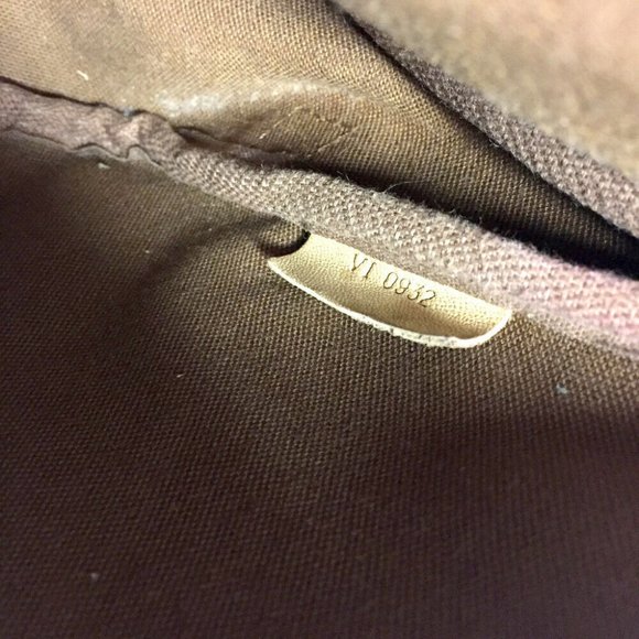 Authentic Louis Vuitton Monogram Saumur 30 Bag - Picture 9 of 11